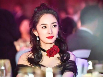 揭秘：杨幂私交曝光，竟与粉丝共享微信？
